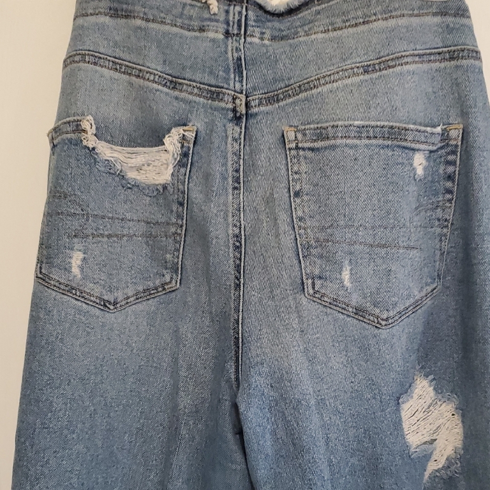 American Eagle Outfitters "Short" Ripped Blue Ankle Jeans - Picture 4 of 6